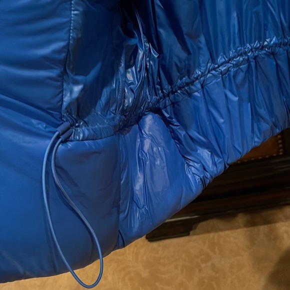 YZY Yeezy by Gap blue puffer round coat - brand new sz Medium - Picture 3 of 4